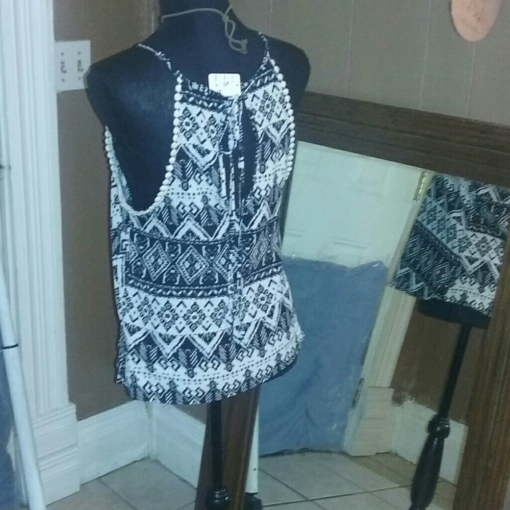 🌞 🌞Aztec Design Key Hole back Tank - Picture 4 of 4